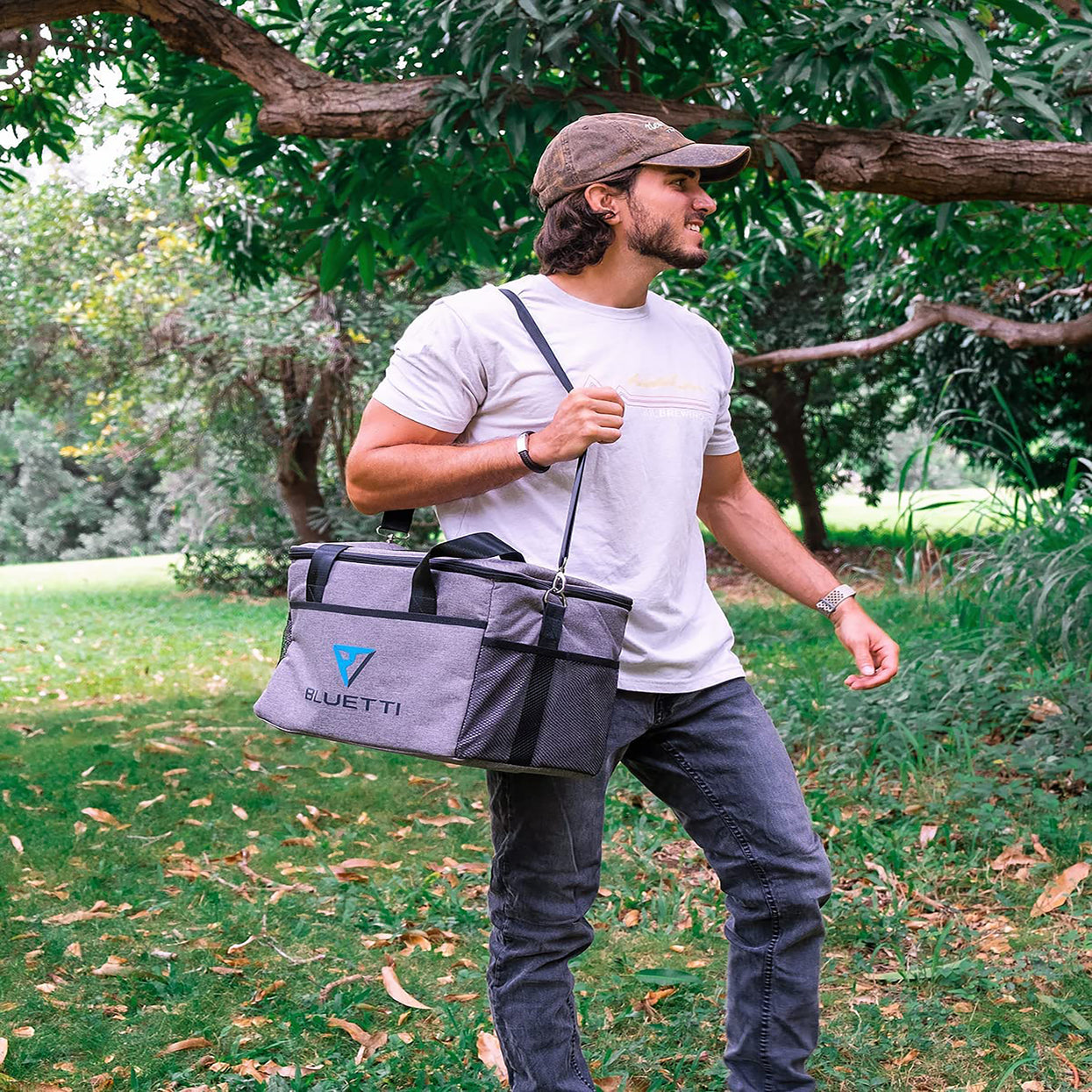 BLUETTI EB70 Portable Power Station | 700W 716Wh+CBag