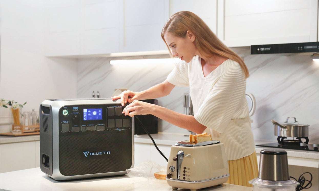 Bluetti AC200P 2000Wh/2000W Portable Power Station